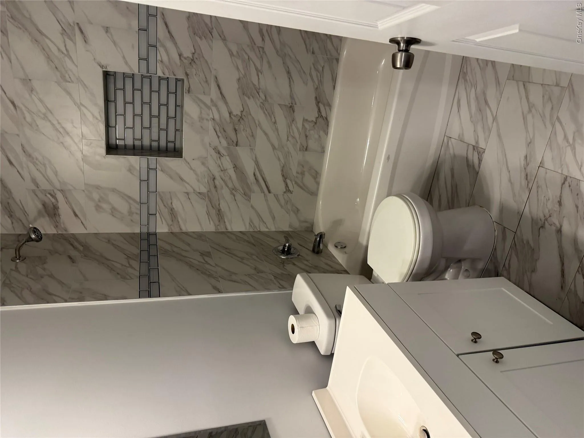 8 Narcissus Road, Brookhaven, NY, 4 Bedrooms Bedrooms, 8 Rooms Rooms,3 BathroomsBathrooms,Residential,For Rent,Narcissus,0,1042865 8 Narcissus Road, Brookhaven, NY, 4 Bedrooms Bedrooms, 8 Rooms Rooms,3 BathroomsBathrooms,Residential,For Rent,Narcissus,0,1042865