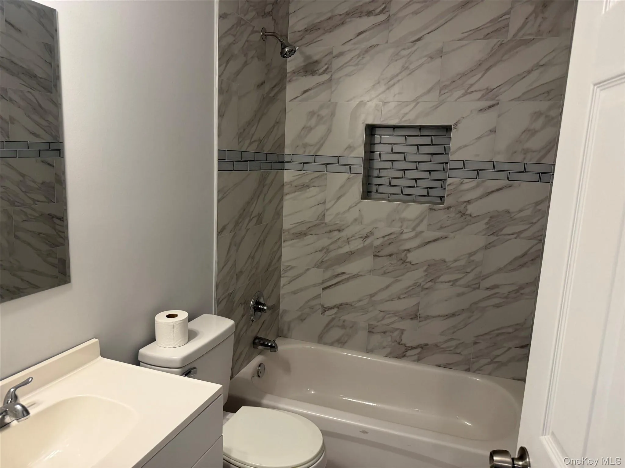 8 Narcissus Road, Brookhaven, NY, 4 Bedrooms Bedrooms, 8 Rooms Rooms,3 BathroomsBathrooms,Residential,For Rent,Narcissus,0,1042865 8 Narcissus Road, Brookhaven, NY, 4 Bedrooms Bedrooms, 8 Rooms Rooms,3 BathroomsBathrooms,Residential,For Rent,Narcissus,0,1042865