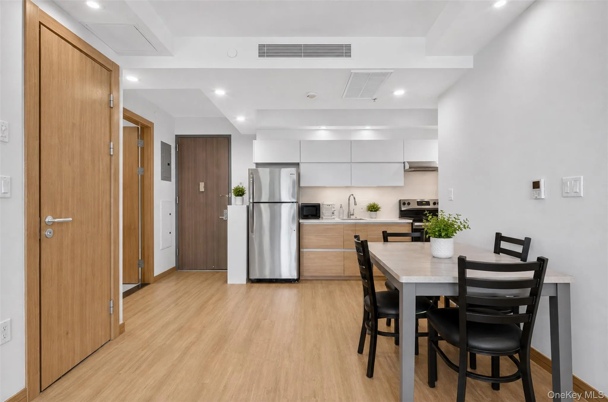 13111 Fowler Avenue, New York, NY, 2 Bedrooms Bedrooms, 4 Rooms Rooms,2 BathroomsBathrooms,Residential,For Rent,Fowler,0,1042867 13111 Fowler Avenue, New York, NY, 2 Bedrooms Bedrooms, 4 Rooms Rooms,2 BathroomsBathrooms,Residential,For Rent,Fowler,0,1042867