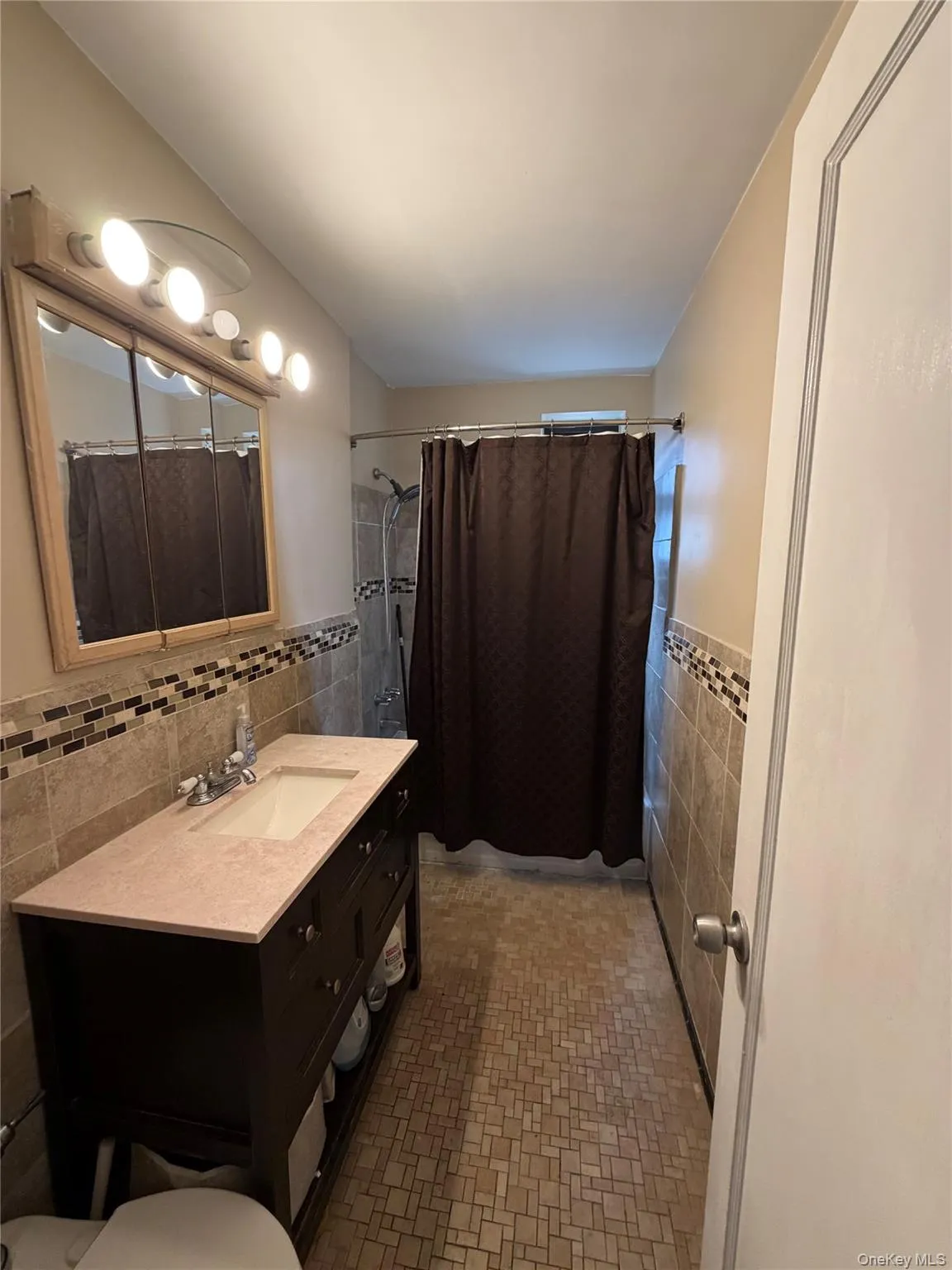 90-10 32nd Avenue, New York, NY, 1 Bedroom Bedrooms, 35 Rooms Rooms,1 BathroomBathrooms,Residential,For Rent,32nd,0,1042870 90-10 32nd Avenue, New York, NY, 1 Bedroom Bedrooms, 35 Rooms Rooms,1 BathroomBathrooms,Residential,For Rent,32nd,0,1042870