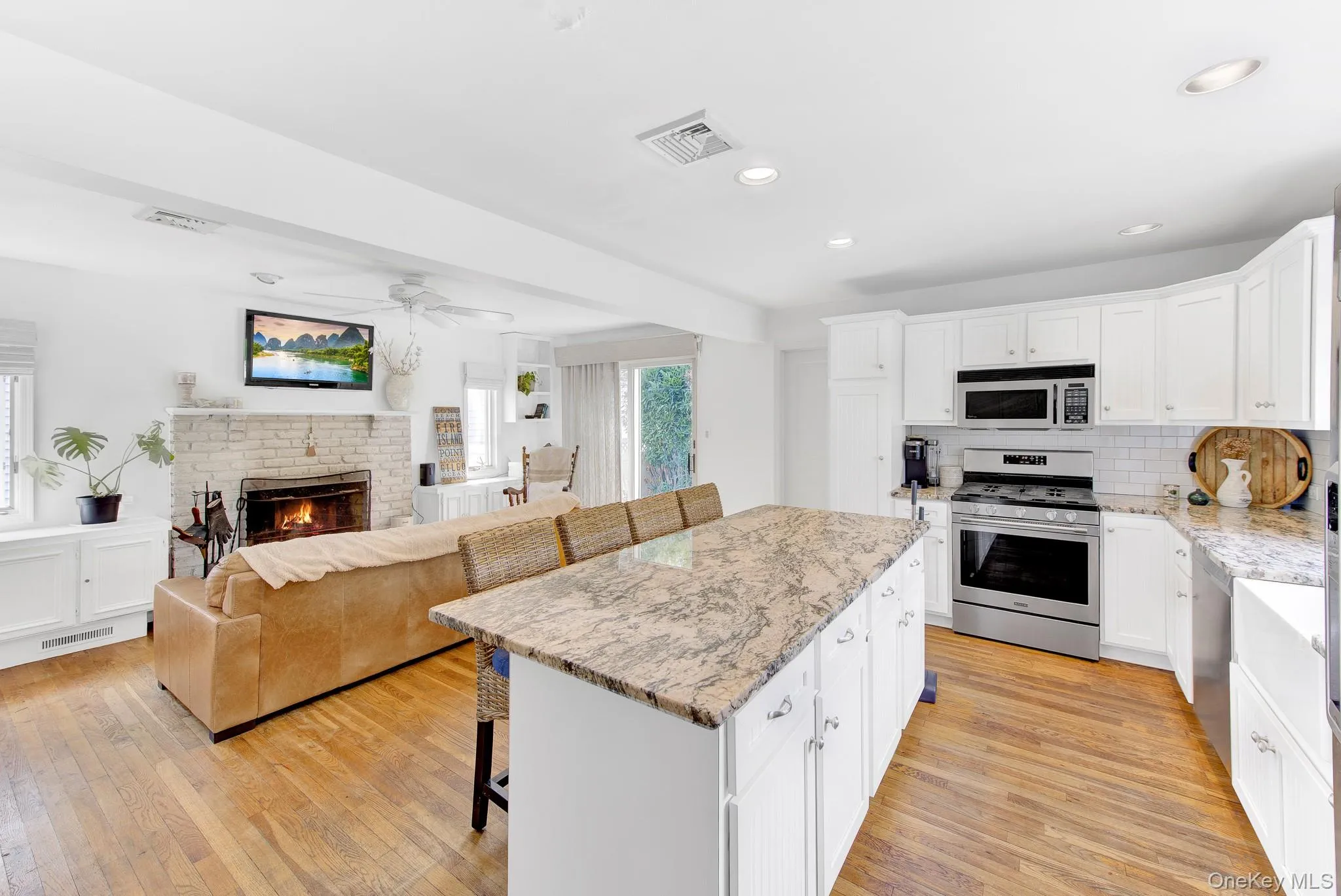 63 Cedarhurst Avenue, Hempstead, NY, 4 Bedrooms Bedrooms, 10 Rooms Rooms,2 BathroomsBathrooms,Residential,For Rent,Cedarhurst,0,1042871 63 Cedarhurst Avenue, Hempstead, NY, 4 Bedrooms Bedrooms, 10 Rooms Rooms,2 BathroomsBathrooms,Residential,For Rent,Cedarhurst,0,1042871