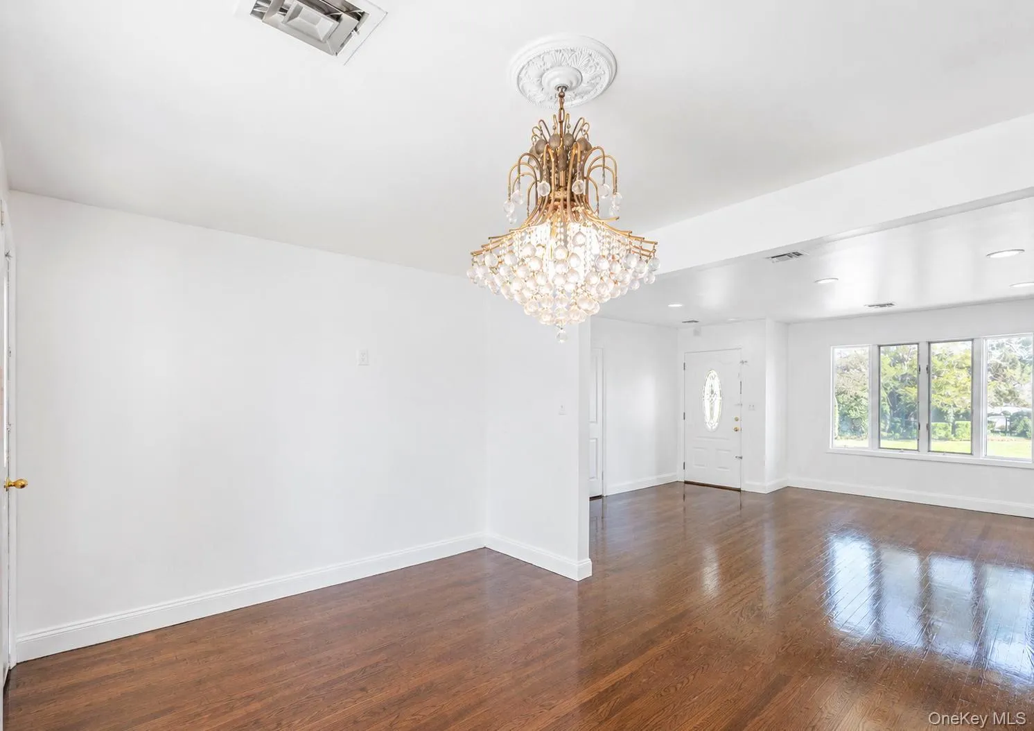71 6th Street, Oyster Bay, NY, 3 Bedrooms Bedrooms, 5 Rooms Rooms,1 BathroomBathrooms,Residential,For Rent,6th,0,1042884 71 6th Street, Oyster Bay, NY, 3 Bedrooms Bedrooms, 5 Rooms Rooms,1 BathroomBathrooms,Residential,For Rent,6th,0,1042884