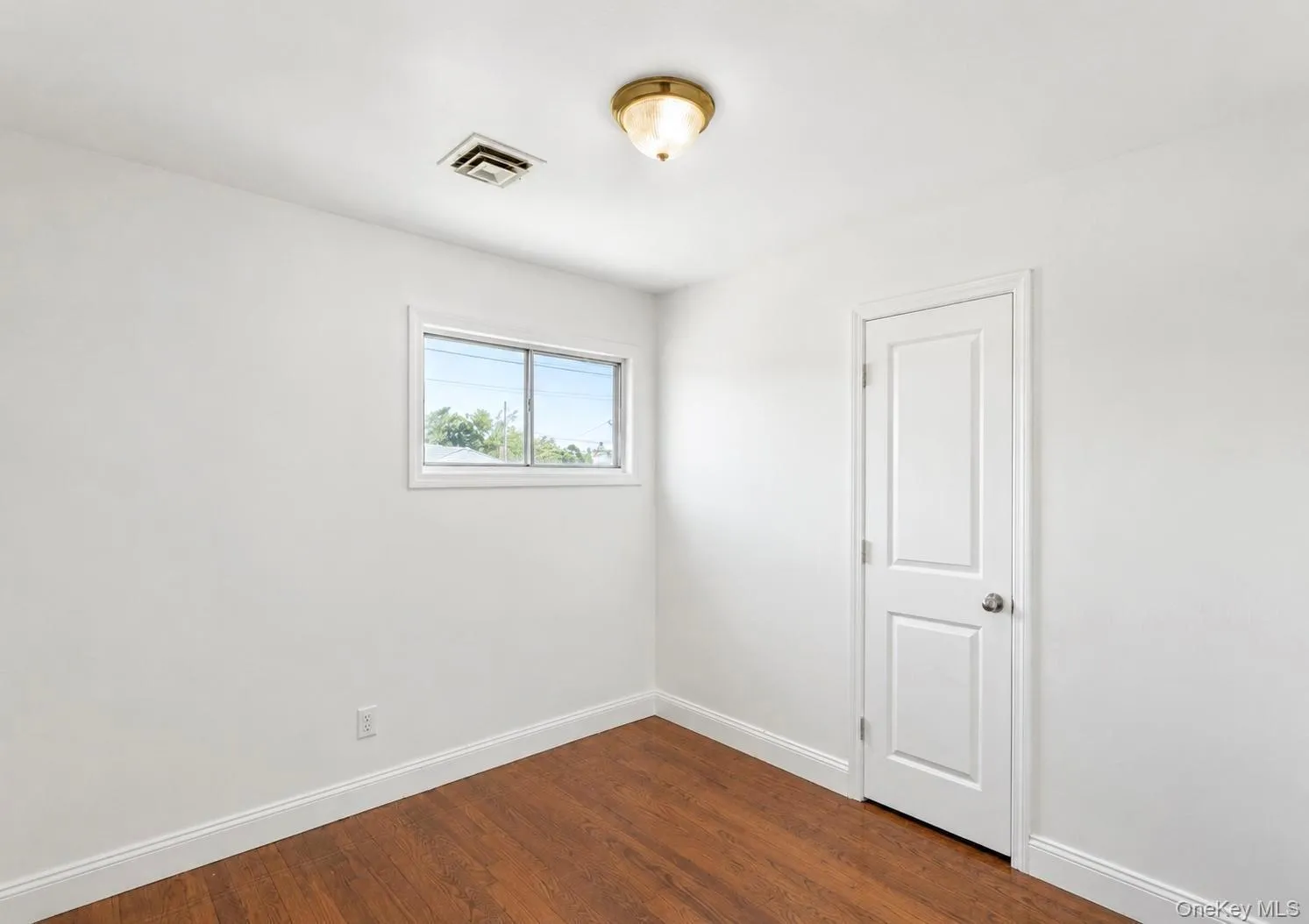71 6th Street, Oyster Bay, NY, 3 Bedrooms Bedrooms, 5 Rooms Rooms,1 BathroomBathrooms,Residential,For Rent,6th,0,1042884 71 6th Street, Oyster Bay, NY, 3 Bedrooms Bedrooms, 5 Rooms Rooms,1 BathroomBathrooms,Residential,For Rent,6th,0,1042884