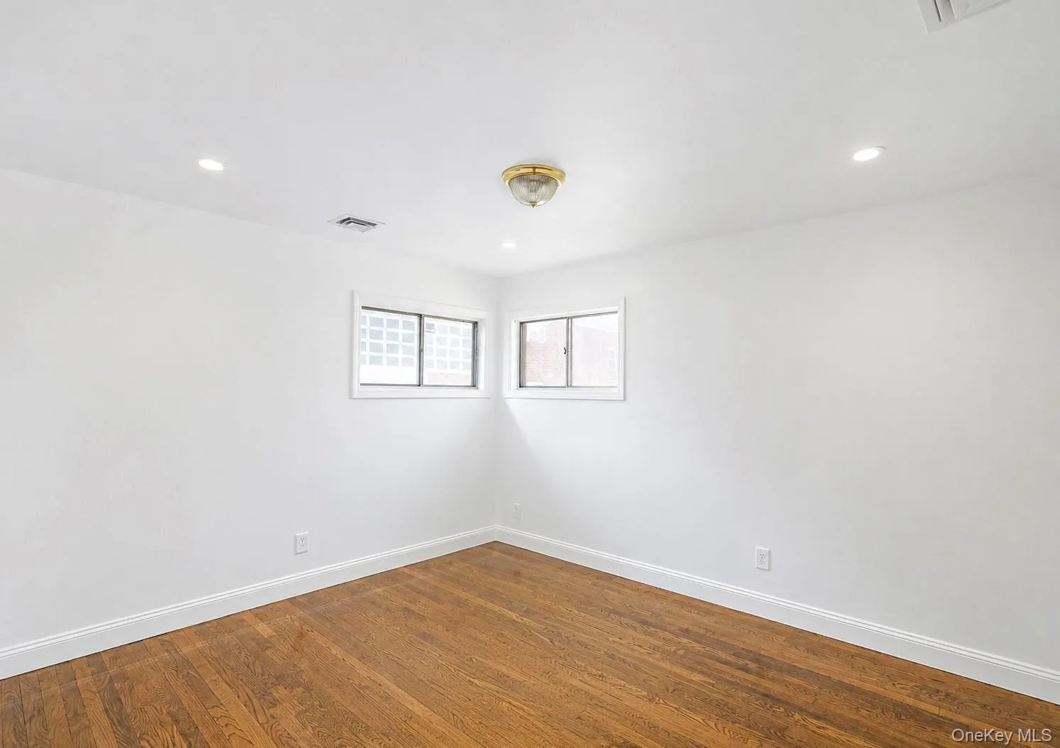 71 6th Street, Oyster Bay, NY, 3 Bedrooms Bedrooms, 5 Rooms Rooms,1 BathroomBathrooms,Residential,For Rent,6th,0,1042884 71 6th Street, Oyster Bay, NY, 3 Bedrooms Bedrooms, 5 Rooms Rooms,1 BathroomBathrooms,Residential,For Rent,6th,0,1042884