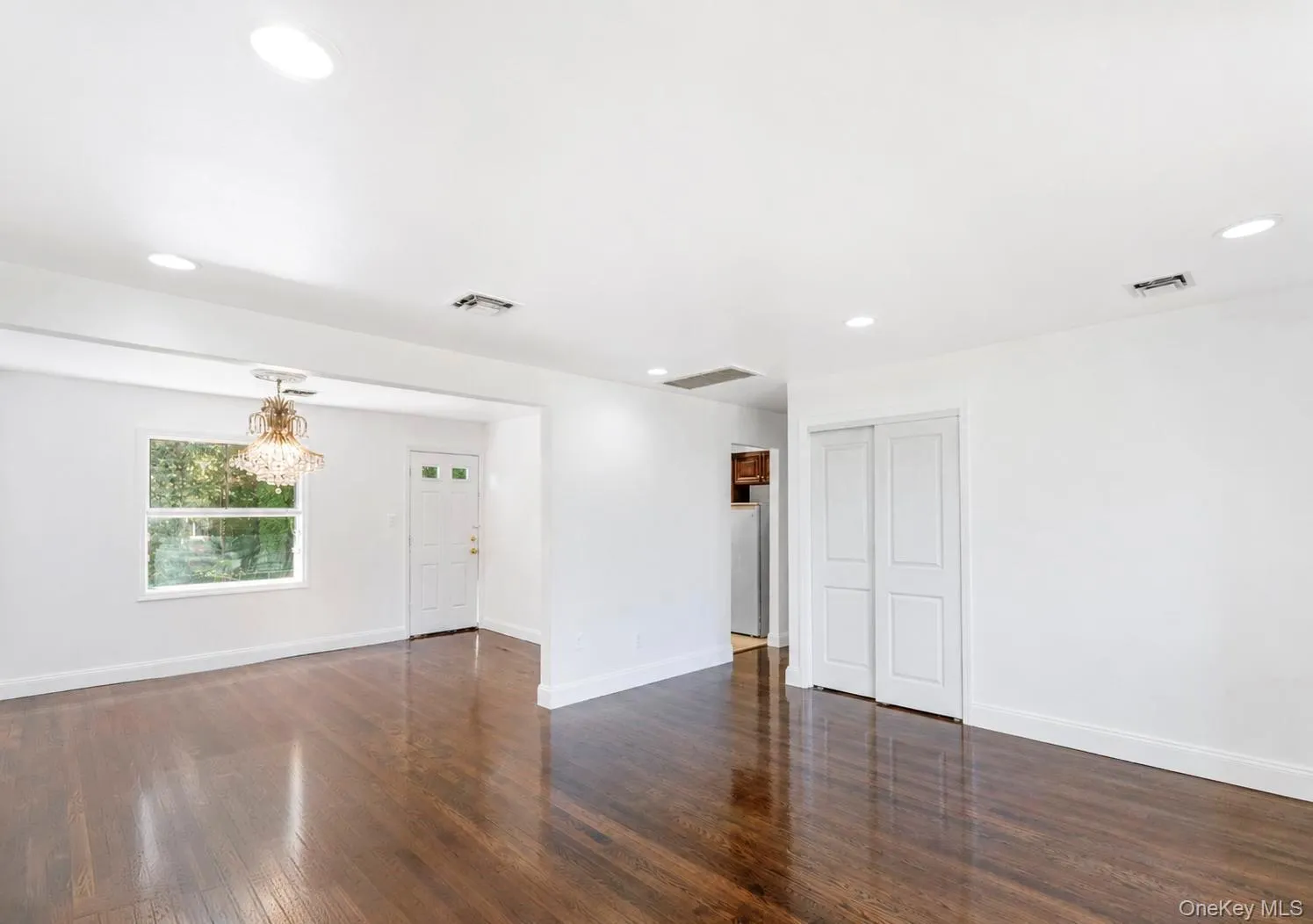 71 6th Street, Oyster Bay, NY, 3 Bedrooms Bedrooms, 5 Rooms Rooms,1 BathroomBathrooms,Residential,For Rent,6th,0,1042884 71 6th Street, Oyster Bay, NY, 3 Bedrooms Bedrooms, 5 Rooms Rooms,1 BathroomBathrooms,Residential,For Rent,6th,0,1042884