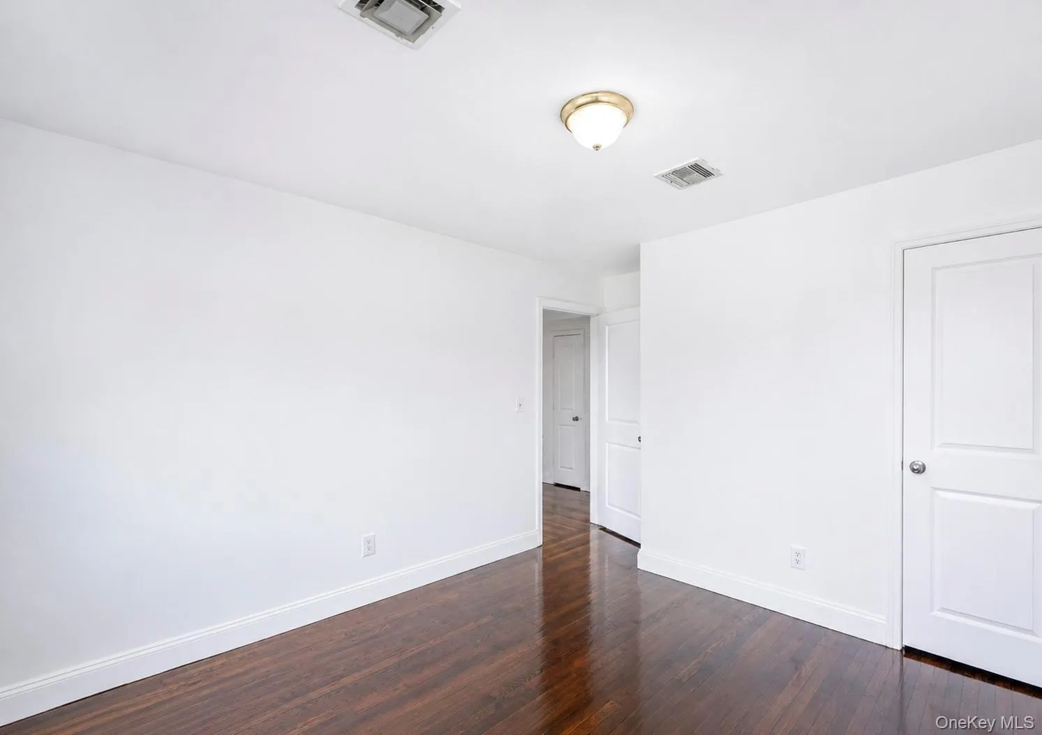 71 6th Street, Oyster Bay, NY, 3 Bedrooms Bedrooms, 5 Rooms Rooms,1 BathroomBathrooms,Residential,For Rent,6th,0,1042884 71 6th Street, Oyster Bay, NY, 3 Bedrooms Bedrooms, 5 Rooms Rooms,1 BathroomBathrooms,Residential,For Rent,6th,0,1042884