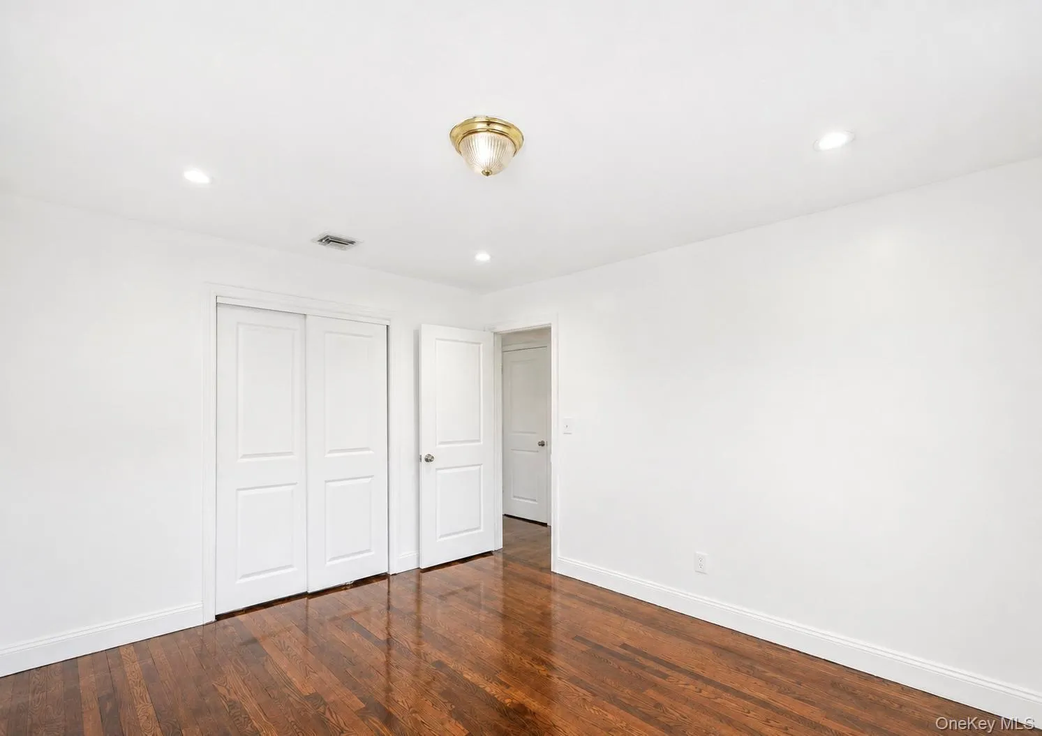 71 6th Street, Oyster Bay, NY, 3 Bedrooms Bedrooms, 5 Rooms Rooms,1 BathroomBathrooms,Residential,For Rent,6th,0,1042884 71 6th Street, Oyster Bay, NY, 3 Bedrooms Bedrooms, 5 Rooms Rooms,1 BathroomBathrooms,Residential,For Rent,6th,0,1042884