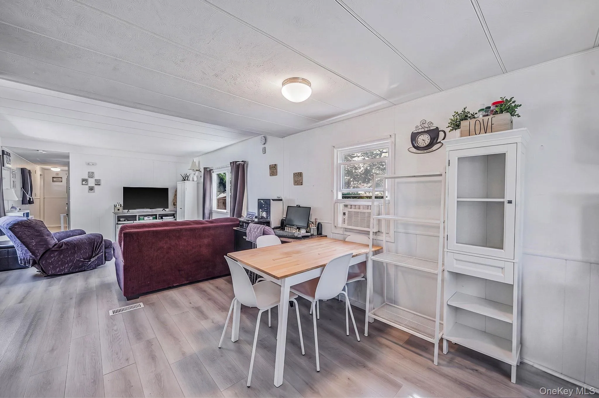 33 Valley Forge Drive, Islip, NY, 2 Bedrooms Bedrooms, 5 Rooms Rooms,1 BathroomBathrooms,Residential,For Rent,Valley Forge Drive,0,1042885 33 Valley Forge Drive, Islip, NY, 2 Bedrooms Bedrooms, 5 Rooms Rooms,1 BathroomBathrooms,Residential,For Rent,Valley Forge Drive,0,1042885