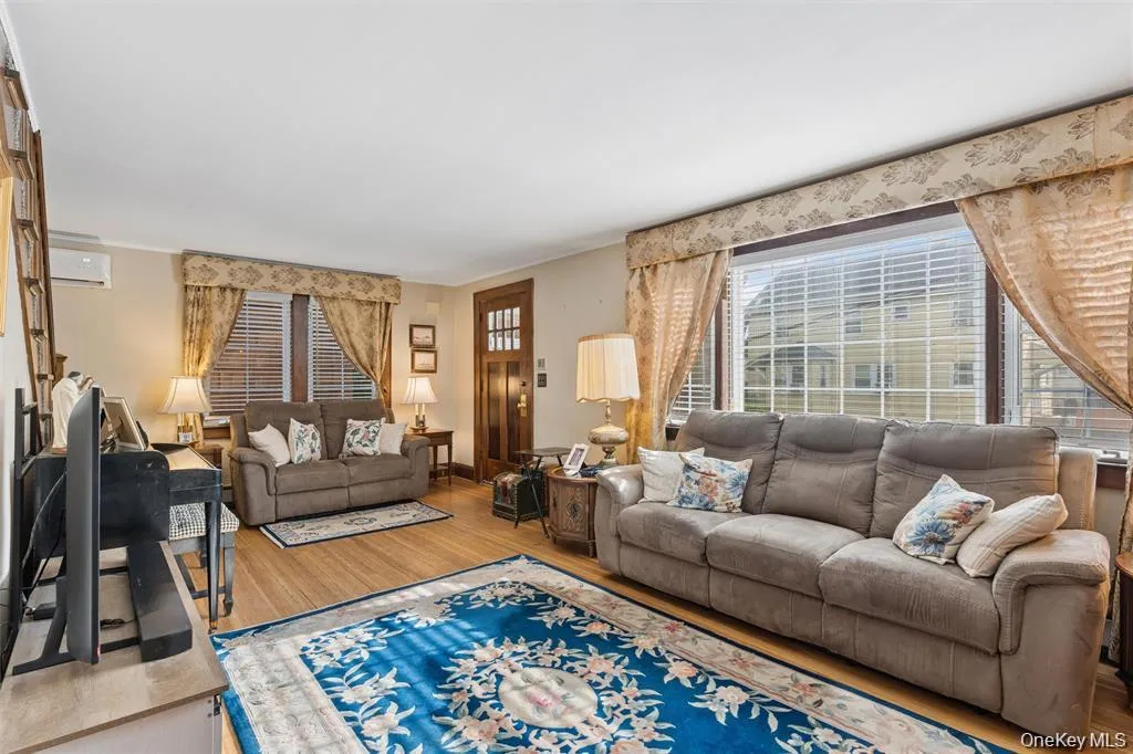 1055 Stanton Avenue, Hempstead, NY, 3 Bedrooms Bedrooms, 7 Rooms Rooms,2 BathroomsBathrooms,Residential,For Rent,Stanton,0,1042886 1055 Stanton Avenue, Hempstead, NY, 3 Bedrooms Bedrooms, 7 Rooms Rooms,2 BathroomsBathrooms,Residential,For Rent,Stanton,0,1042886