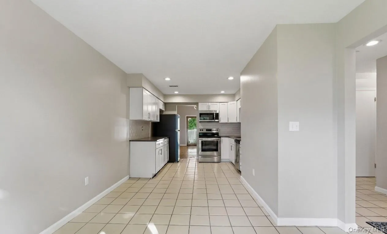 4 Trevor Lake Drive, Clarkstown, NY, 2 Bedrooms Bedrooms, 7 Rooms Rooms,2 BathroomsBathrooms,Residential,For Rent,Trevor Lake,0,1042887 4 Trevor Lake Drive, Clarkstown, NY, 2 Bedrooms Bedrooms, 7 Rooms Rooms,2 BathroomsBathrooms,Residential,For Rent,Trevor Lake,0,1042887