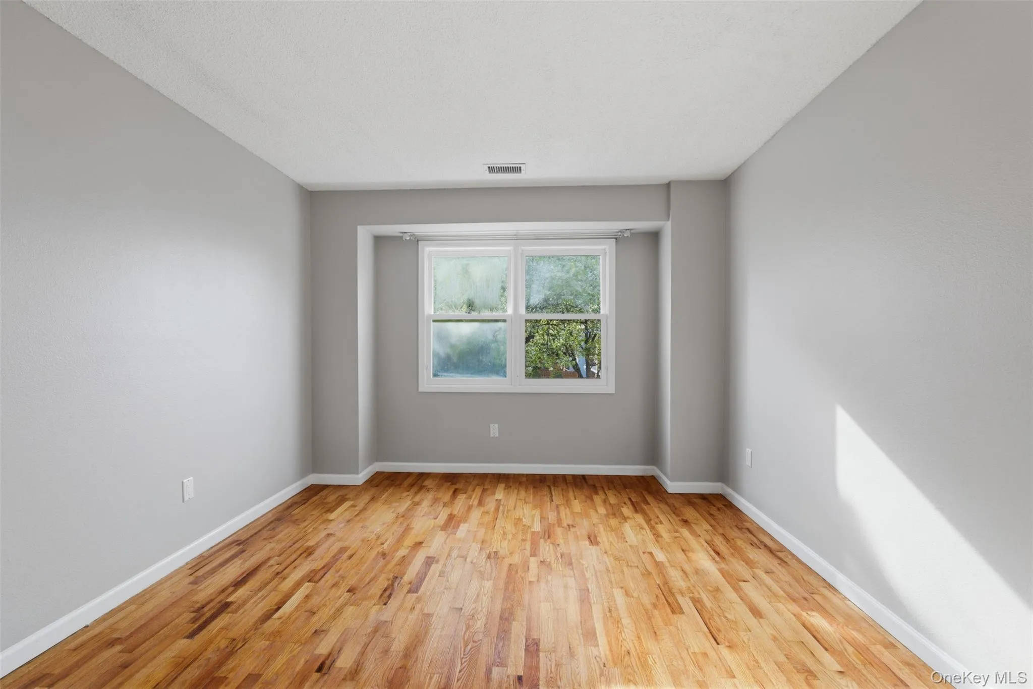 4 Trevor Lake Drive, Clarkstown, NY, 2 Bedrooms Bedrooms, 7 Rooms Rooms,2 BathroomsBathrooms,Residential,For Rent,Trevor Lake,0,1042887 4 Trevor Lake Drive, Clarkstown, NY, 2 Bedrooms Bedrooms, 7 Rooms Rooms,2 BathroomsBathrooms,Residential,For Rent,Trevor Lake,0,1042887