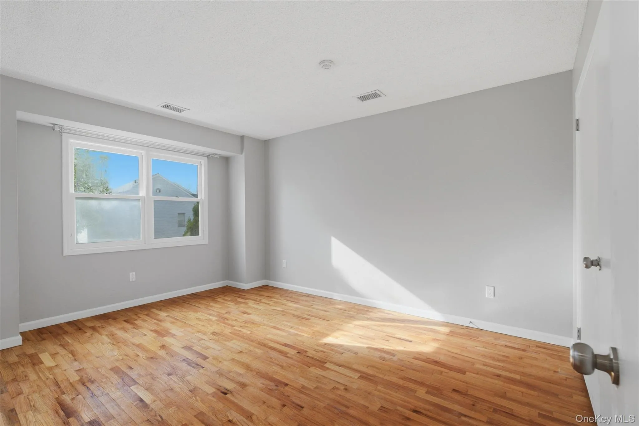 4 Trevor Lake Drive, Clarkstown, NY, 2 Bedrooms Bedrooms, 7 Rooms Rooms,2 BathroomsBathrooms,Residential,For Rent,Trevor Lake,0,1042887 4 Trevor Lake Drive, Clarkstown, NY, 2 Bedrooms Bedrooms, 7 Rooms Rooms,2 BathroomsBathrooms,Residential,For Rent,Trevor Lake,0,1042887