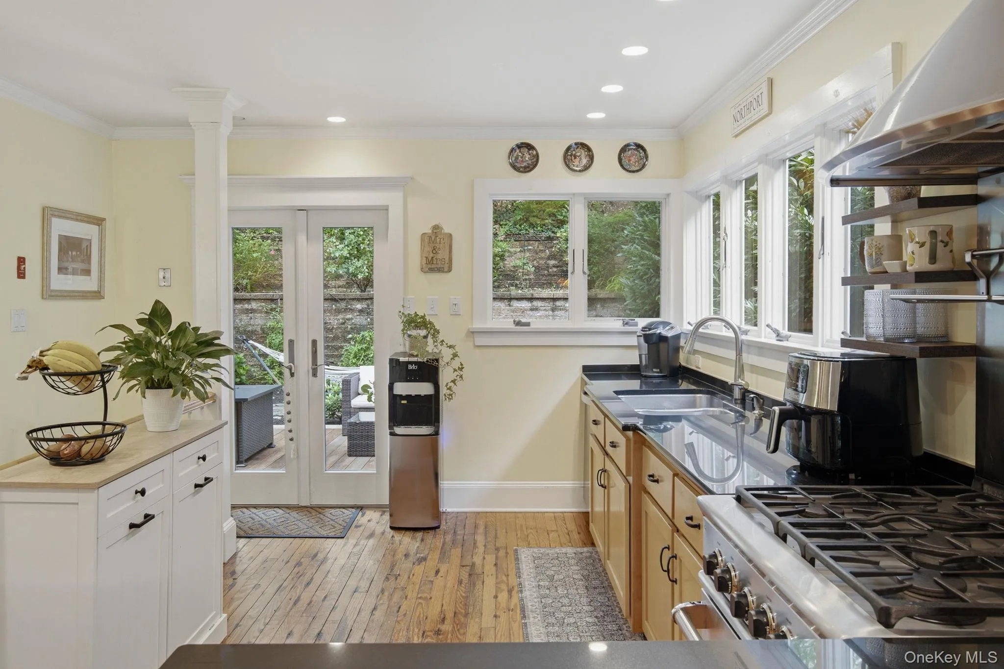 99 Norwood Avenue, Huntington, NY, 3 Bedrooms Bedrooms, 7 Rooms Rooms,1 BathroomBathrooms,Residential,For Rent,Norwood,0,1042888 99 Norwood Avenue, Huntington, NY, 3 Bedrooms Bedrooms, 7 Rooms Rooms,1 BathroomBathrooms,Residential,For Rent,Norwood,0,1042888