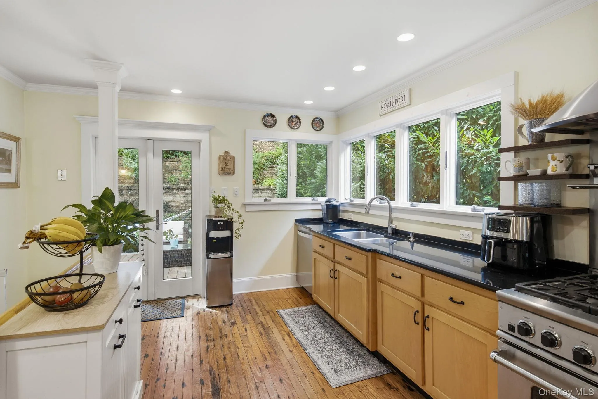 99 Norwood Avenue, Huntington, NY, 3 Bedrooms Bedrooms, 7 Rooms Rooms,1 BathroomBathrooms,Residential,For Rent,Norwood,0,1042888 99 Norwood Avenue, Huntington, NY, 3 Bedrooms Bedrooms, 7 Rooms Rooms,1 BathroomBathrooms,Residential,For Rent,Norwood,0,1042888
