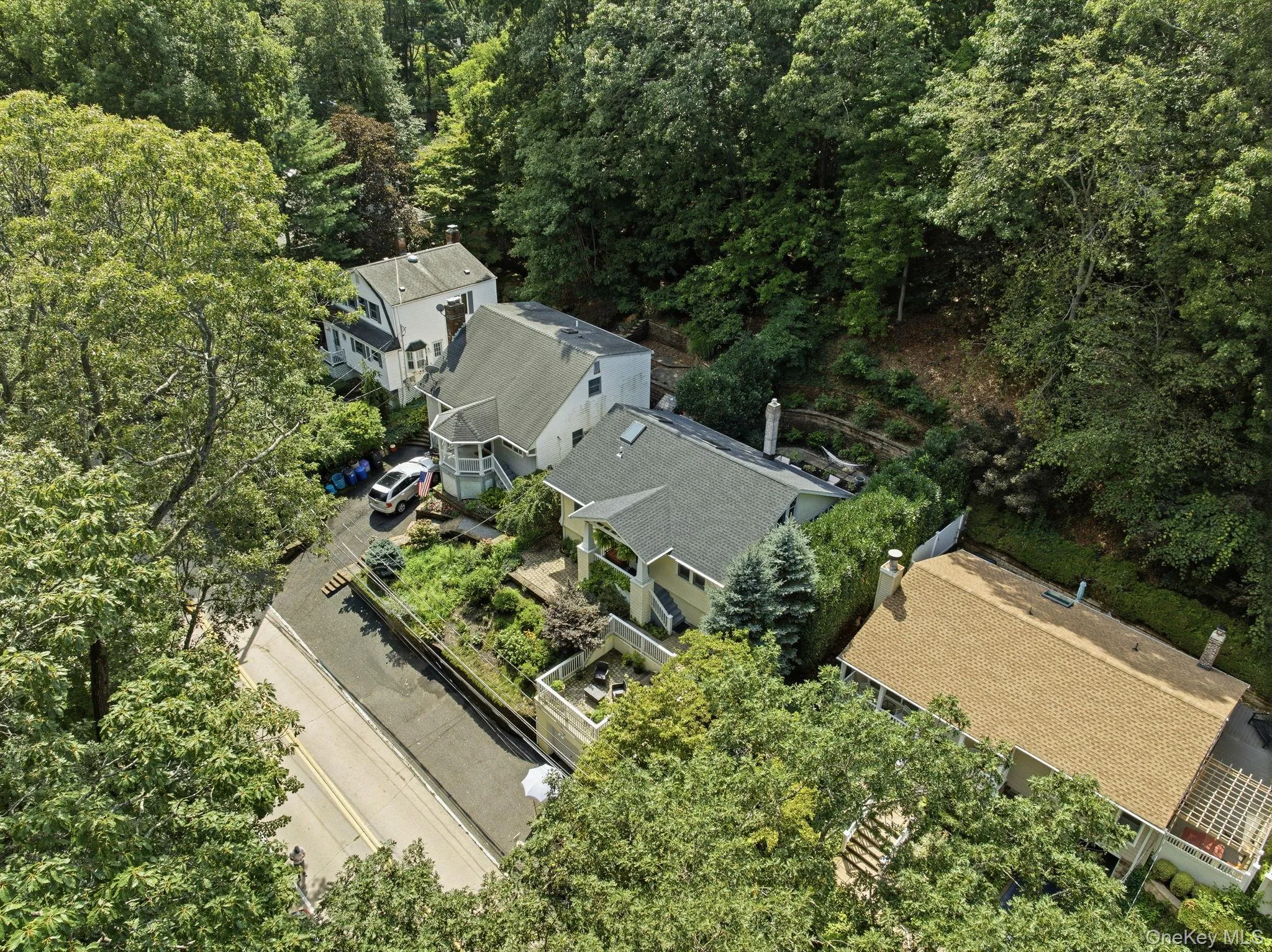 99 Norwood Avenue, Huntington, NY, 3 Bedrooms Bedrooms, 7 Rooms Rooms,1 BathroomBathrooms,Residential,For Rent,Norwood,0,1042888 99 Norwood Avenue, Huntington, NY, 3 Bedrooms Bedrooms, 7 Rooms Rooms,1 BathroomBathrooms,Residential,For Rent,Norwood,0,1042888