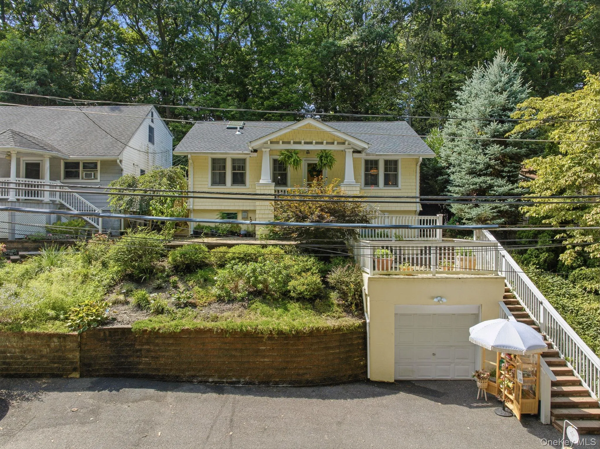 99 Norwood Avenue, Huntington, NY, 3 Bedrooms Bedrooms, 7 Rooms Rooms,1 BathroomBathrooms,Residential,For Rent,Norwood,0,1042888 99 Norwood Avenue, Huntington, NY, 3 Bedrooms Bedrooms, 7 Rooms Rooms,1 BathroomBathrooms,Residential,For Rent,Norwood,0,1042888