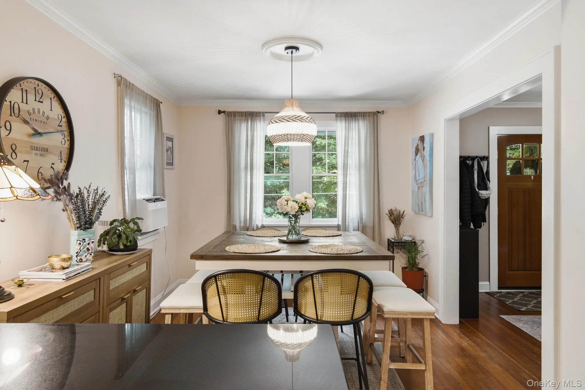 99 Norwood Avenue, Huntington, NY, 3 Bedrooms Bedrooms, 7 Rooms Rooms,1 BathroomBathrooms,Residential,For Rent,Norwood,0,1042888 99 Norwood Avenue, Huntington, NY, 3 Bedrooms Bedrooms, 7 Rooms Rooms,1 BathroomBathrooms,Residential,For Rent,Norwood,0,1042888