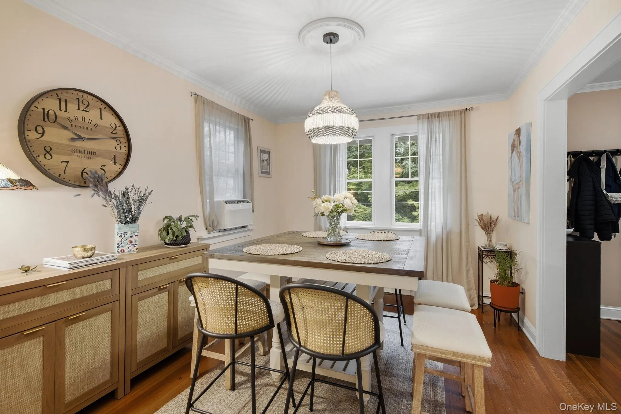 99 Norwood Avenue, Huntington, NY, 3 Bedrooms Bedrooms, 7 Rooms Rooms,1 BathroomBathrooms,Residential,For Rent,Norwood,0,1042888 99 Norwood Avenue, Huntington, NY, 3 Bedrooms Bedrooms, 7 Rooms Rooms,1 BathroomBathrooms,Residential,For Rent,Norwood,0,1042888