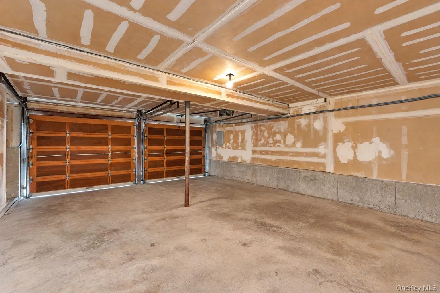 107 Headline Road, Babylon, NY, 4 Bedrooms Bedrooms, 8 Rooms Rooms,1 BathroomBathrooms,Residential,For Rent,Headline,0,1042889 107 Headline Road, Babylon, NY, 4 Bedrooms Bedrooms, 8 Rooms Rooms,1 BathroomBathrooms,Residential,For Rent,Headline,0,1042889