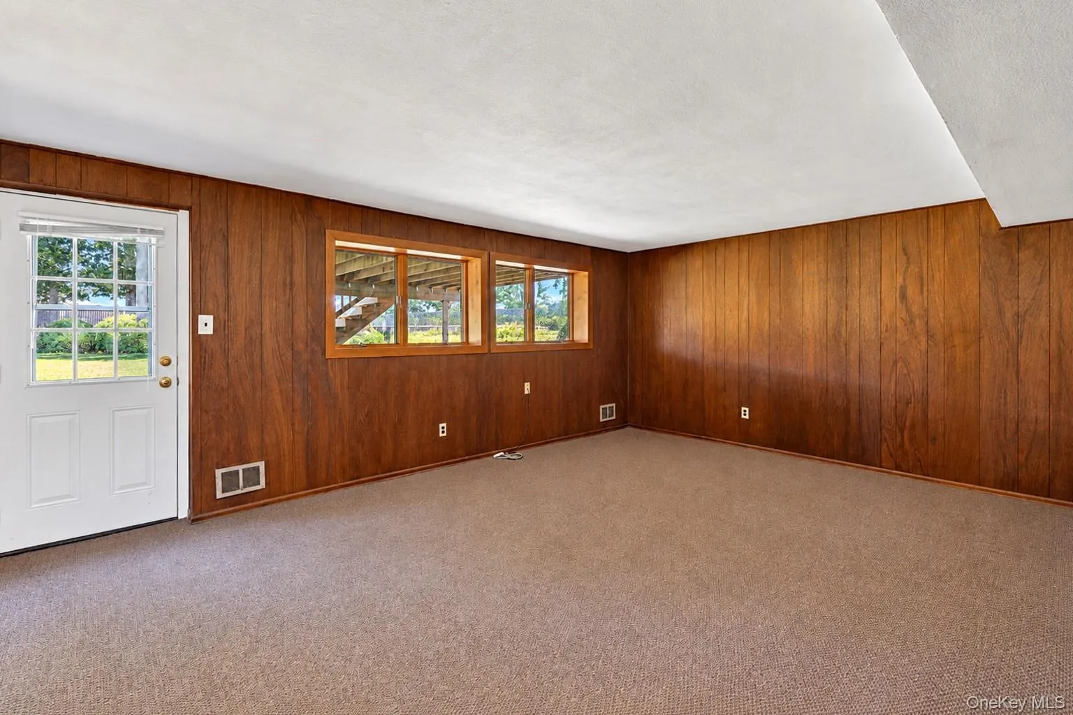 107 Headline Road, Babylon, NY, 4 Bedrooms Bedrooms, 8 Rooms Rooms,1 BathroomBathrooms,Residential,For Rent,Headline,0,1042889 107 Headline Road, Babylon, NY, 4 Bedrooms Bedrooms, 8 Rooms Rooms,1 BathroomBathrooms,Residential,For Rent,Headline,0,1042889