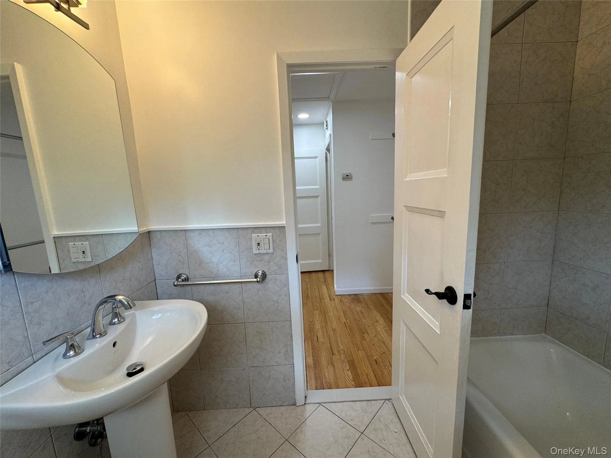 3 Stonewall Lane, Mamaroneck, NY, 4 Bedrooms Bedrooms, 7 Rooms Rooms,3 BathroomsBathrooms,Residential Lease,For Rent,Stonewall,0,1042891 3 Stonewall Lane, Mamaroneck, NY, 4 Bedrooms Bedrooms, 7 Rooms Rooms,3 BathroomsBathrooms,Residential Lease,For Rent,Stonewall,0,1042891