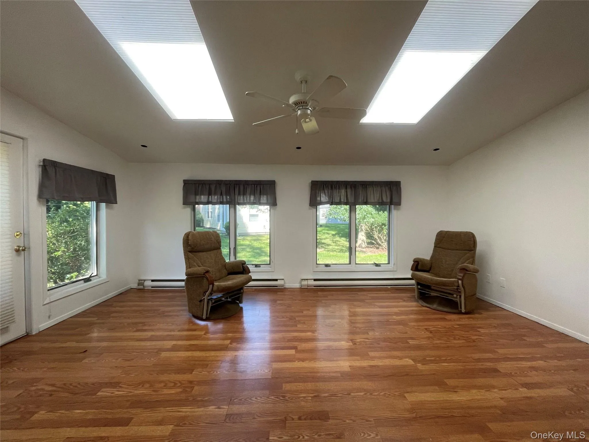 152A Laurance Lane, Brookhaven, NY, 2 Bedrooms Bedrooms, 6 Rooms Rooms,1 BathroomBathrooms,Residential,For Rent,Laurance,0,1042894 152A Laurance Lane, Brookhaven, NY, 2 Bedrooms Bedrooms, 6 Rooms Rooms,1 BathroomBathrooms,Residential,For Rent,Laurance,0,1042894