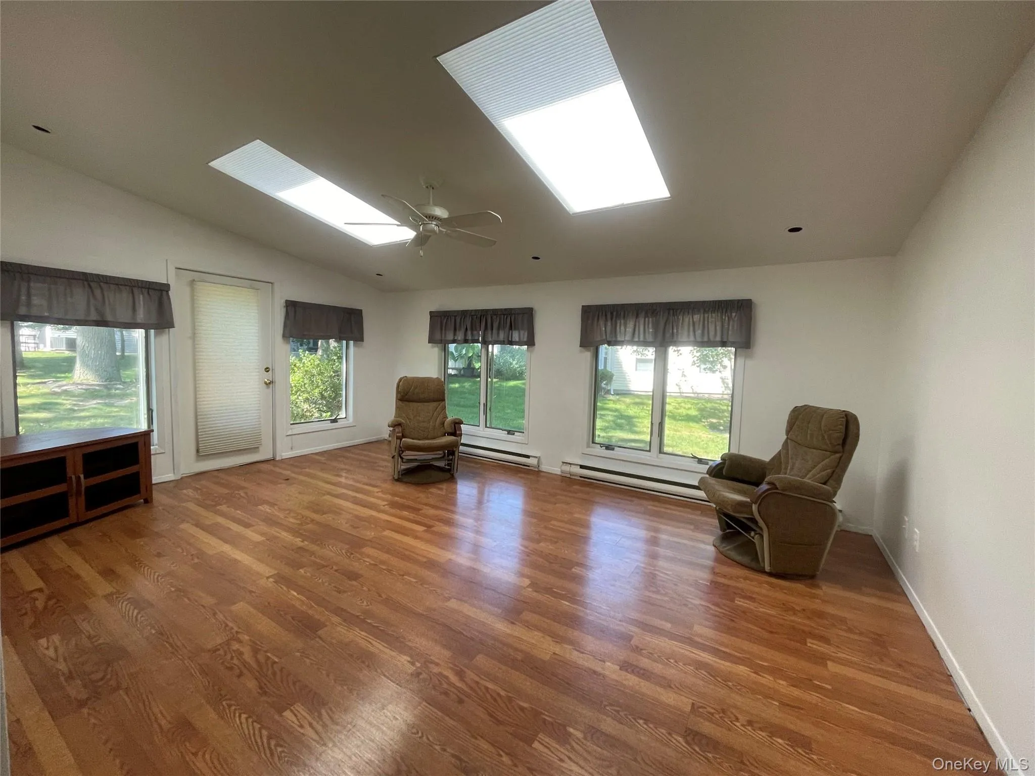 152A Laurance Lane, Brookhaven, NY, 2 Bedrooms Bedrooms, 6 Rooms Rooms,1 BathroomBathrooms,Residential,For Rent,Laurance,0,1042894 152A Laurance Lane, Brookhaven, NY, 2 Bedrooms Bedrooms, 6 Rooms Rooms,1 BathroomBathrooms,Residential,For Rent,Laurance,0,1042894
