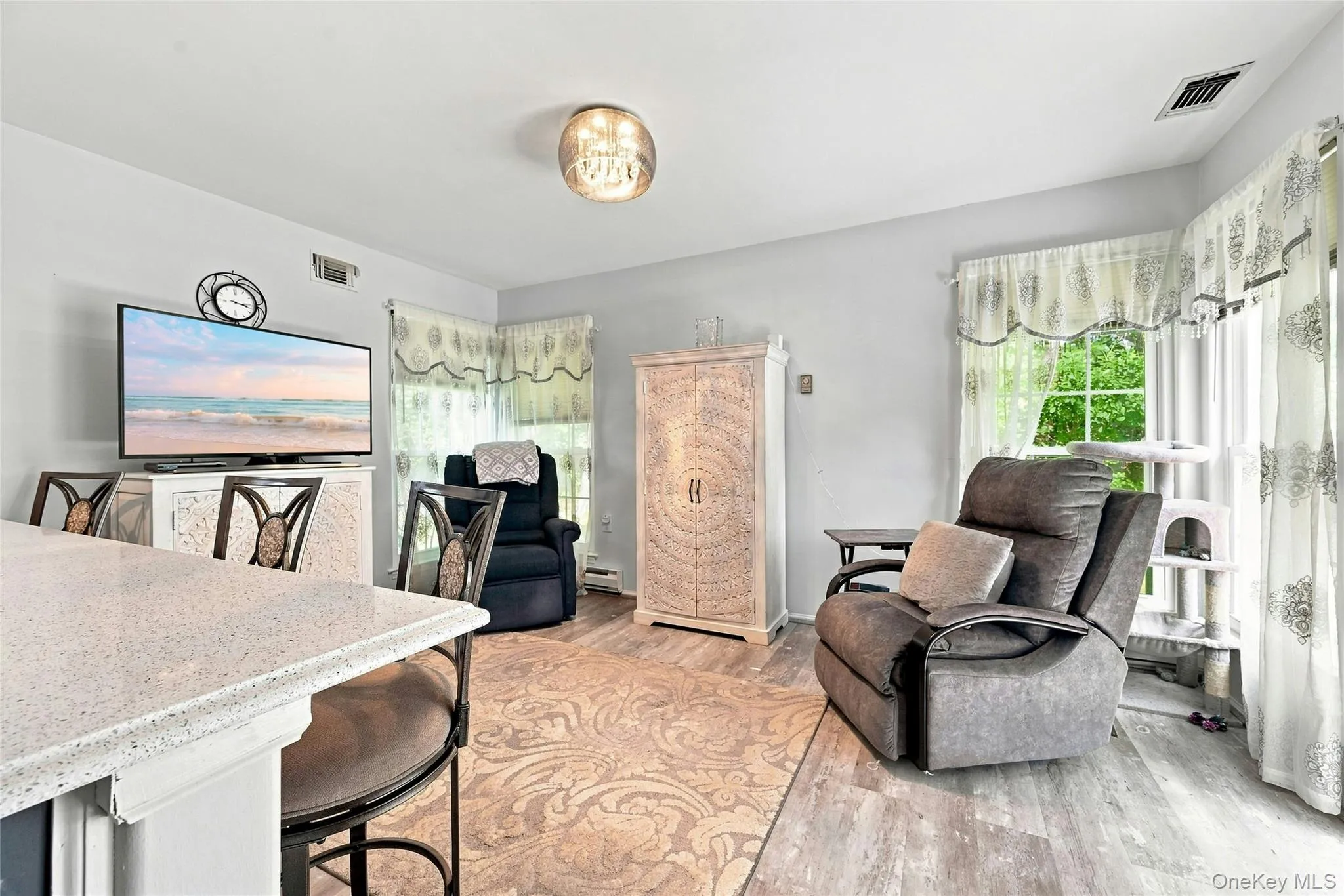 The Kitchen Opens Into A Wonderful Den/Leisure Room. The Kitchen Opens Into A Wonderful Den/Leisure Room.