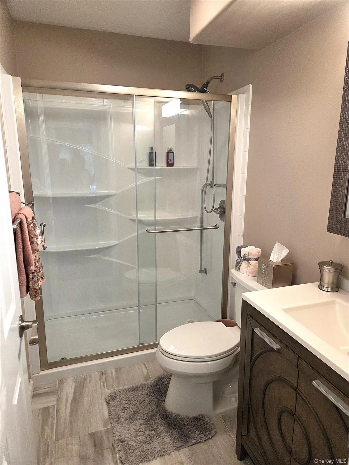 Beautifully Renovated & Well Appointed Guest Bathroom Beautifully Renovated & Well Appointed Guest Bathroom