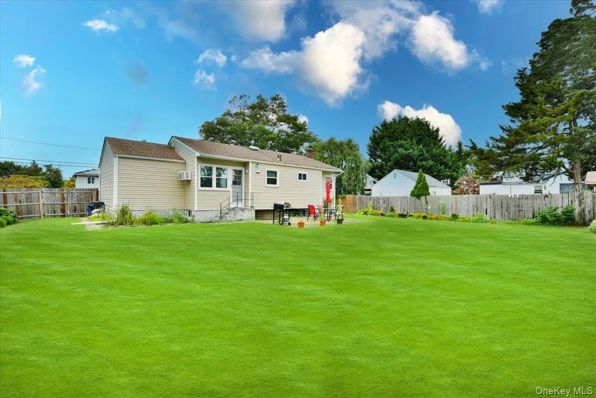 95 Jenkins Avenue, Babylon, NY, 3 Bedrooms Bedrooms, 8 Rooms Rooms,1 BathroomBathrooms,Residential,For Rent,Jenkins,0,1042906 95 Jenkins Avenue, Babylon, NY, 3 Bedrooms Bedrooms, 8 Rooms Rooms,1 BathroomBathrooms,Residential,For Rent,Jenkins,0,1042906