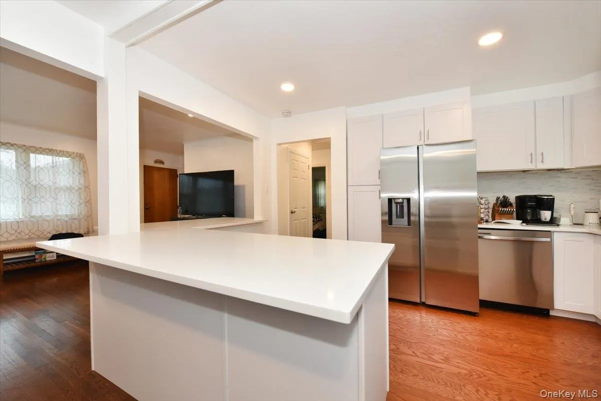 95 Jenkins Avenue, Babylon, NY, 3 Bedrooms Bedrooms, 8 Rooms Rooms,1 BathroomBathrooms,Residential,For Rent,Jenkins,0,1042906 95 Jenkins Avenue, Babylon, NY, 3 Bedrooms Bedrooms, 8 Rooms Rooms,1 BathroomBathrooms,Residential,For Rent,Jenkins,0,1042906