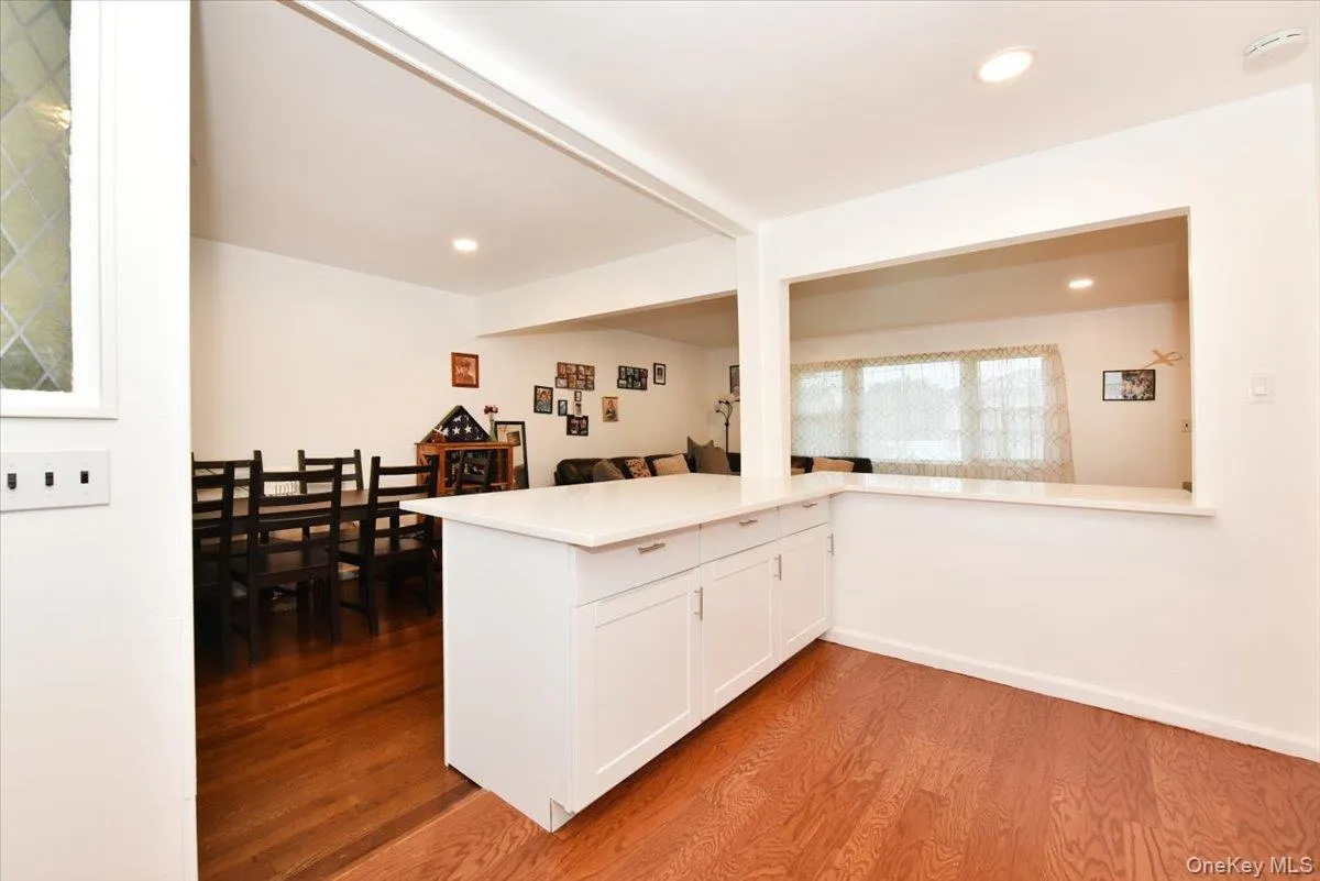 95 Jenkins Avenue, Babylon, NY, 3 Bedrooms Bedrooms, 8 Rooms Rooms,1 BathroomBathrooms,Residential,For Rent,Jenkins,0,1042906 95 Jenkins Avenue, Babylon, NY, 3 Bedrooms Bedrooms, 8 Rooms Rooms,1 BathroomBathrooms,Residential,For Rent,Jenkins,0,1042906