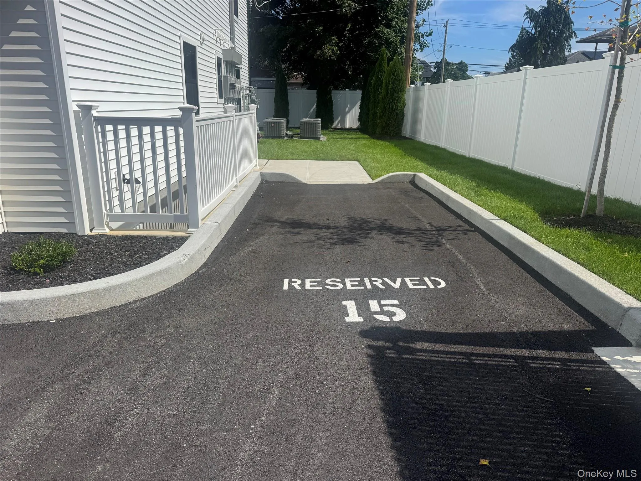 Parking spot included Parking spot included