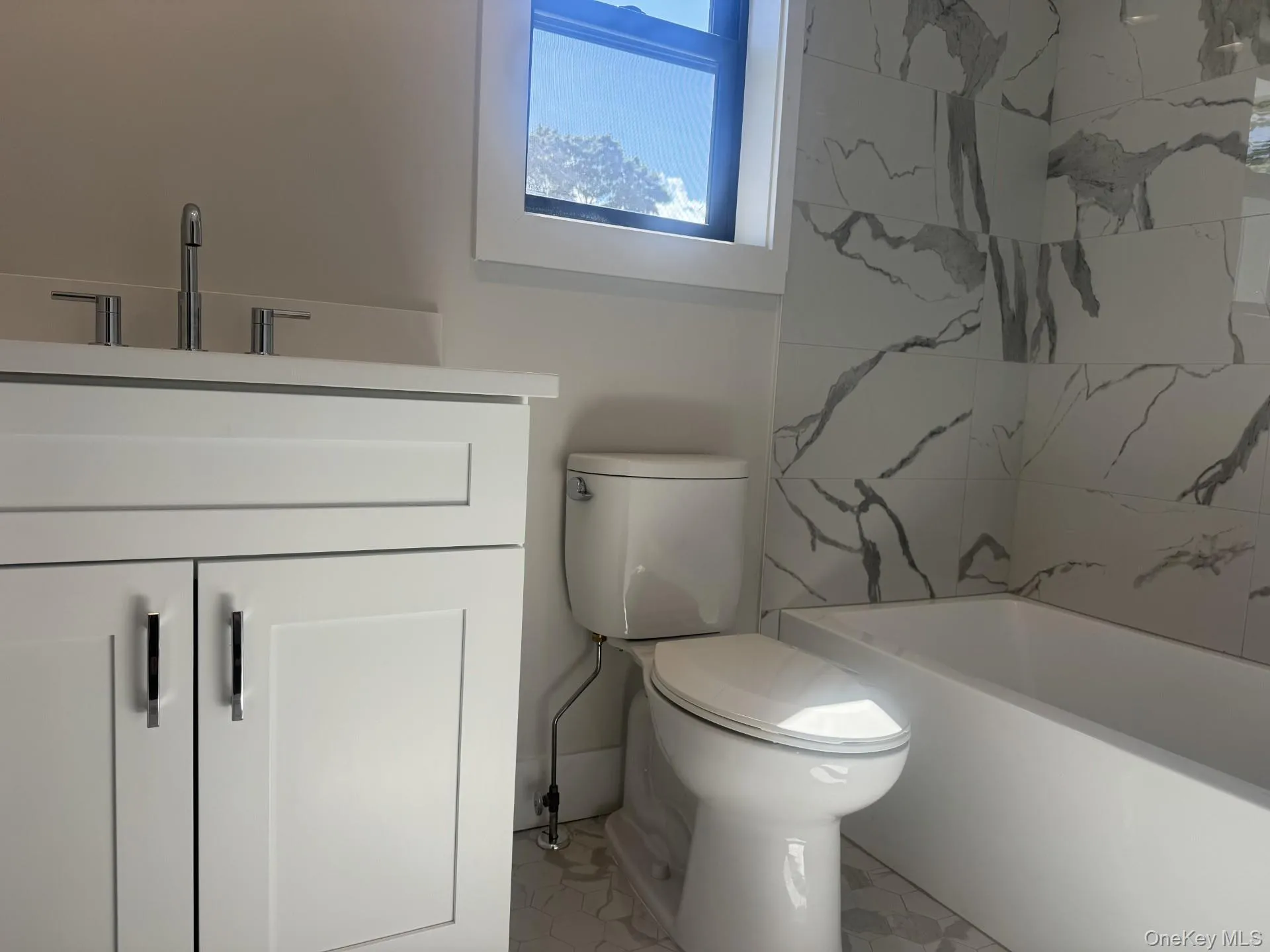 Bathroom with tub Bathroom with tub