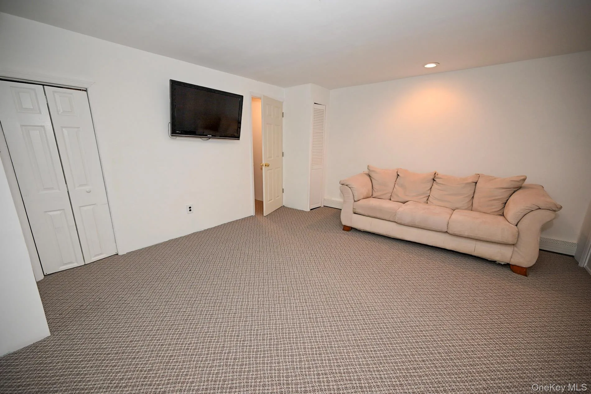 33 Uranus Road, Brookhaven, NY, 2 Bedrooms Bedrooms, 7 Rooms Rooms,2 BathroomsBathrooms,Residential,For Rent,Uranus,0,1042914 33 Uranus Road, Brookhaven, NY, 2 Bedrooms Bedrooms, 7 Rooms Rooms,2 BathroomsBathrooms,Residential,For Rent,Uranus,0,1042914