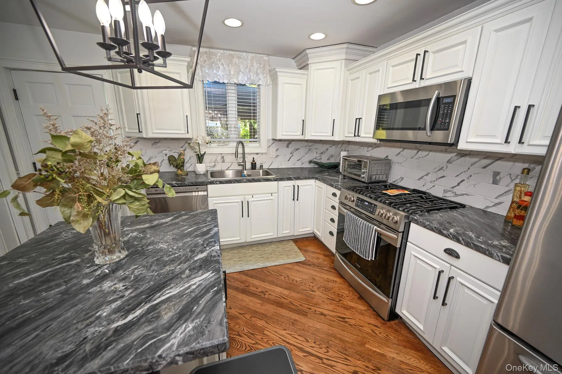 33 Uranus Road, Brookhaven, NY, 2 Bedrooms Bedrooms, 7 Rooms Rooms,2 BathroomsBathrooms,Residential,For Rent,Uranus,0,1042914 33 Uranus Road, Brookhaven, NY, 2 Bedrooms Bedrooms, 7 Rooms Rooms,2 BathroomsBathrooms,Residential,For Rent,Uranus,0,1042914