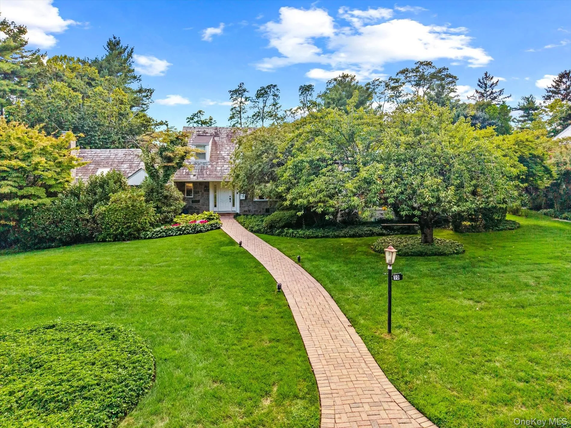 10 Vista Drive, North Hempstead, NY, 4 Bedrooms Bedrooms, 10 Rooms Rooms,4 BathroomsBathrooms,Residential,For Rent,Vista,0,1042917 10 Vista Drive, North Hempstead, NY, 4 Bedrooms Bedrooms, 10 Rooms Rooms,4 BathroomsBathrooms,Residential,For Rent,Vista,0,1042917