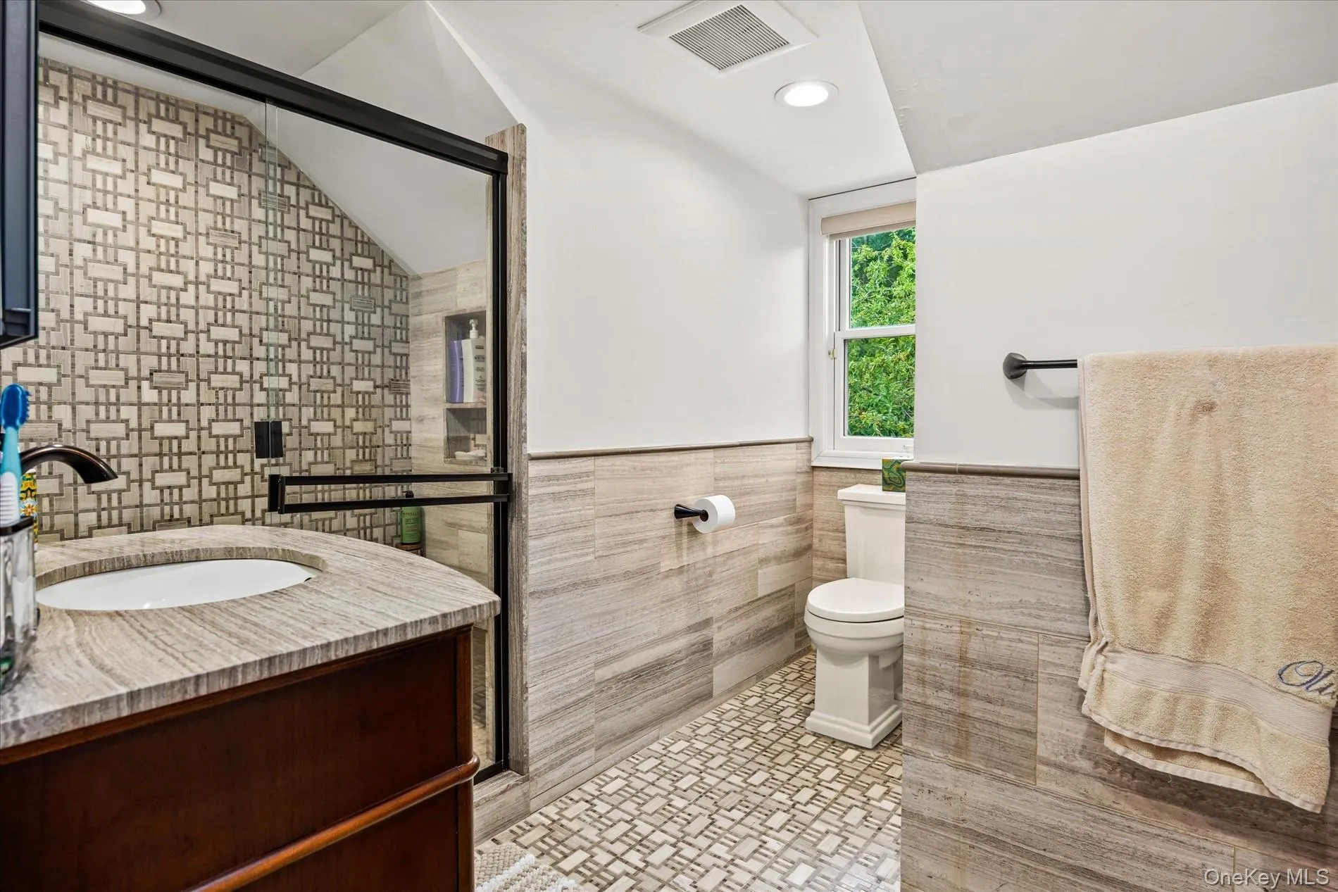 10 Vista Drive, North Hempstead, NY, 4 Bedrooms Bedrooms, 10 Rooms Rooms,4 BathroomsBathrooms,Residential,For Rent,Vista,0,1042917 10 Vista Drive, North Hempstead, NY, 4 Bedrooms Bedrooms, 10 Rooms Rooms,4 BathroomsBathrooms,Residential,For Rent,Vista,0,1042917