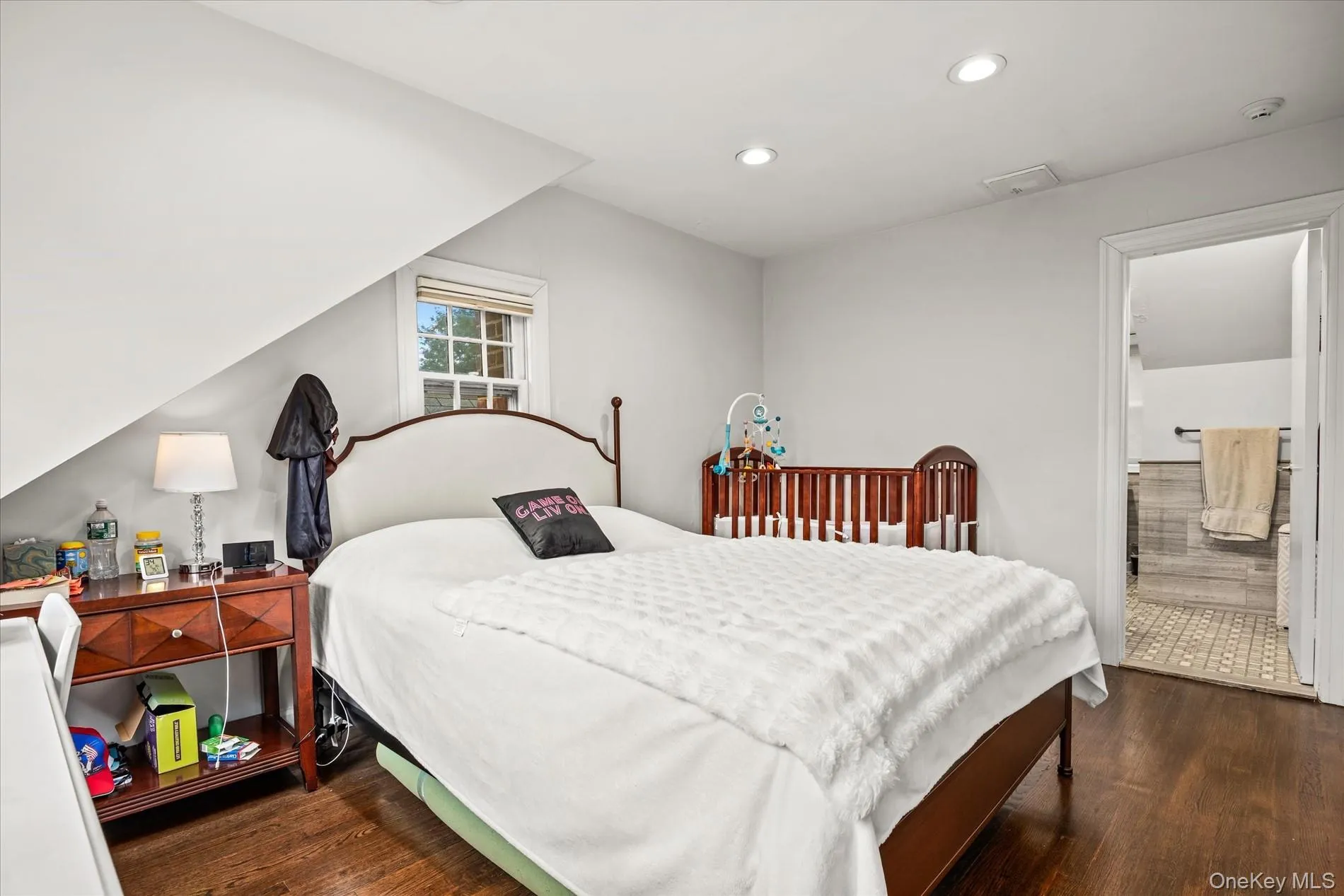 10 Vista Drive, North Hempstead, NY, 4 Bedrooms Bedrooms, 10 Rooms Rooms,4 BathroomsBathrooms,Residential,For Rent,Vista,0,1042917 10 Vista Drive, North Hempstead, NY, 4 Bedrooms Bedrooms, 10 Rooms Rooms,4 BathroomsBathrooms,Residential,For Rent,Vista,0,1042917