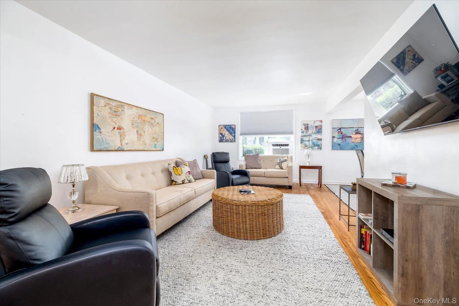 194 Smith Street, Hempstead, NY, 1 Bedroom Bedrooms, 5 Rooms Rooms,1 BathroomBathrooms,Residential,For Rent,Smith,0,1042918 194 Smith Street, Hempstead, NY, 1 Bedroom Bedrooms, 5 Rooms Rooms,1 BathroomBathrooms,Residential,For Rent,Smith,0,1042918