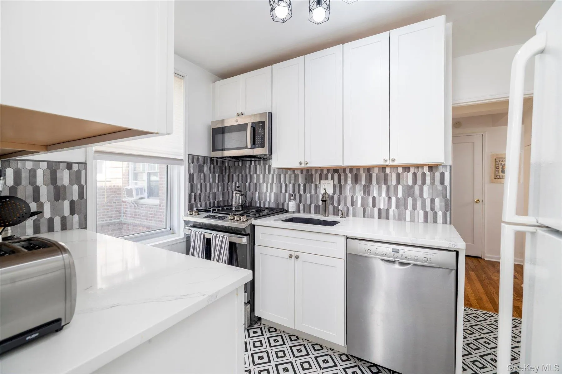 194 Smith Street, Hempstead, NY, 1 Bedroom Bedrooms, 5 Rooms Rooms,1 BathroomBathrooms,Residential,For Rent,Smith,0,1042918 194 Smith Street, Hempstead, NY, 1 Bedroom Bedrooms, 5 Rooms Rooms,1 BathroomBathrooms,Residential,For Rent,Smith,0,1042918