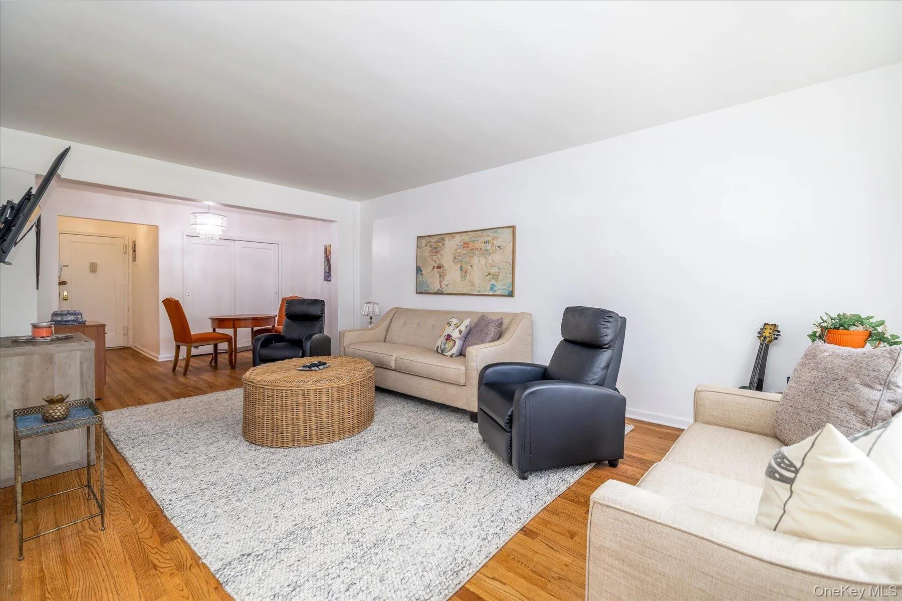 194 Smith Street, Hempstead, NY, 1 Bedroom Bedrooms, 5 Rooms Rooms,1 BathroomBathrooms,Residential,For Rent,Smith,0,1042918 194 Smith Street, Hempstead, NY, 1 Bedroom Bedrooms, 5 Rooms Rooms,1 BathroomBathrooms,Residential,For Rent,Smith,0,1042918