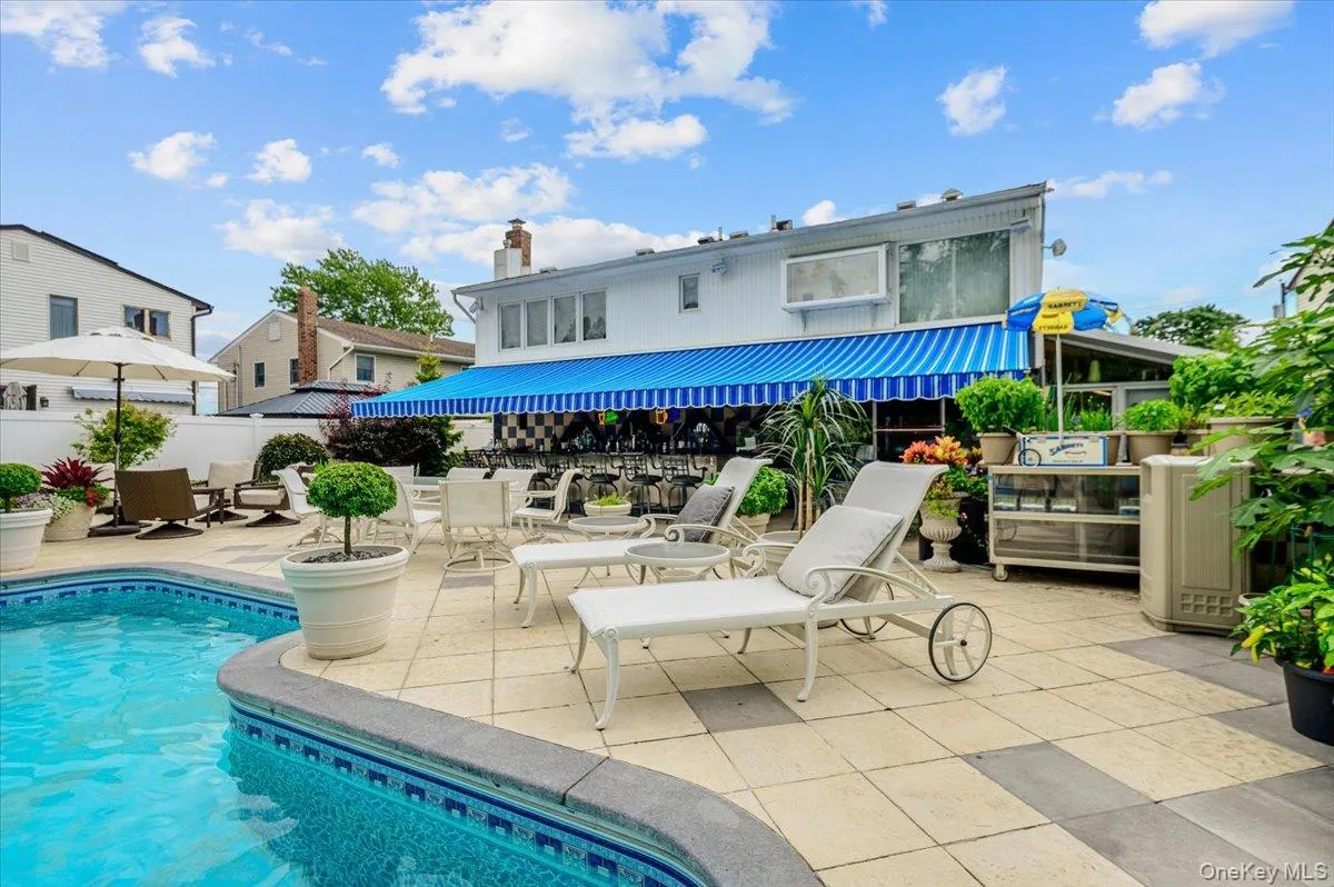 176 Main Street, Hempstead, NY, 3 Bedrooms Bedrooms, 9 Rooms Rooms,3 BathroomsBathrooms,Residential,For Rent,Main,0,1042919 176 Main Street, Hempstead, NY, 3 Bedrooms Bedrooms, 9 Rooms Rooms,3 BathroomsBathrooms,Residential,For Rent,Main,0,1042919