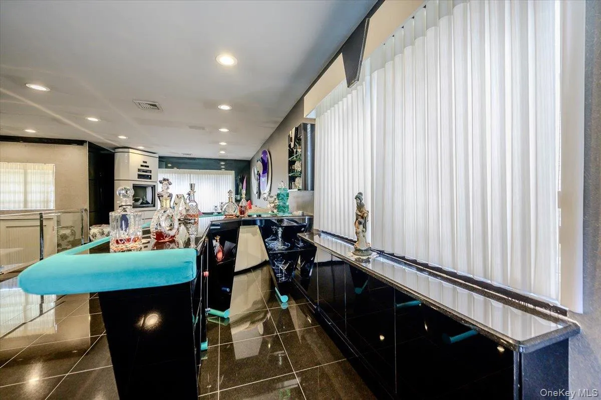 176 Main Street, Hempstead, NY, 3 Bedrooms Bedrooms, 9 Rooms Rooms,3 BathroomsBathrooms,Residential,For Rent,Main,0,1042919 176 Main Street, Hempstead, NY, 3 Bedrooms Bedrooms, 9 Rooms Rooms,3 BathroomsBathrooms,Residential,For Rent,Main,0,1042919