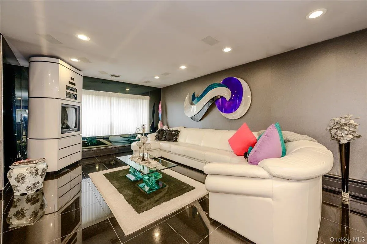 176 Main Street, Hempstead, NY, 3 Bedrooms Bedrooms, 9 Rooms Rooms,3 BathroomsBathrooms,Residential,For Rent,Main,0,1042919 176 Main Street, Hempstead, NY, 3 Bedrooms Bedrooms, 9 Rooms Rooms,3 BathroomsBathrooms,Residential,For Rent,Main,0,1042919