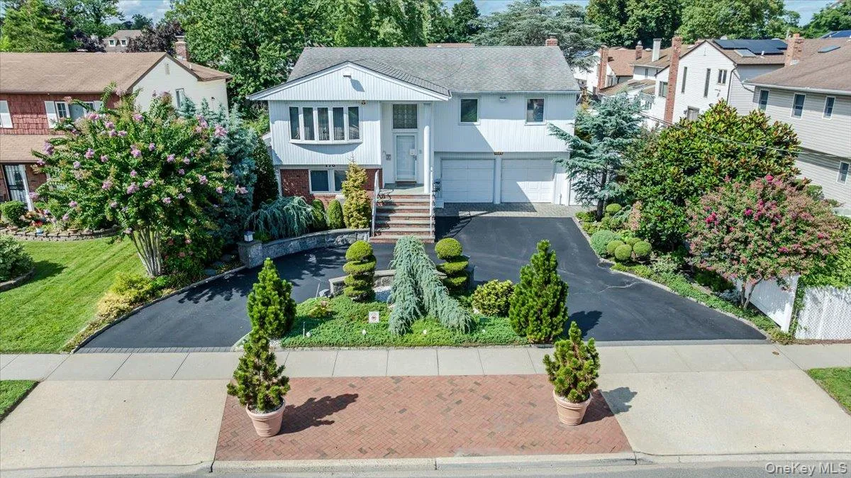 176 Main Street, Hempstead, NY, 3 Bedrooms Bedrooms, 9 Rooms Rooms,3 BathroomsBathrooms,Residential,For Rent,Main,0,1042919 176 Main Street, Hempstead, NY, 3 Bedrooms Bedrooms, 9 Rooms Rooms,3 BathroomsBathrooms,Residential,For Rent,Main,0,1042919