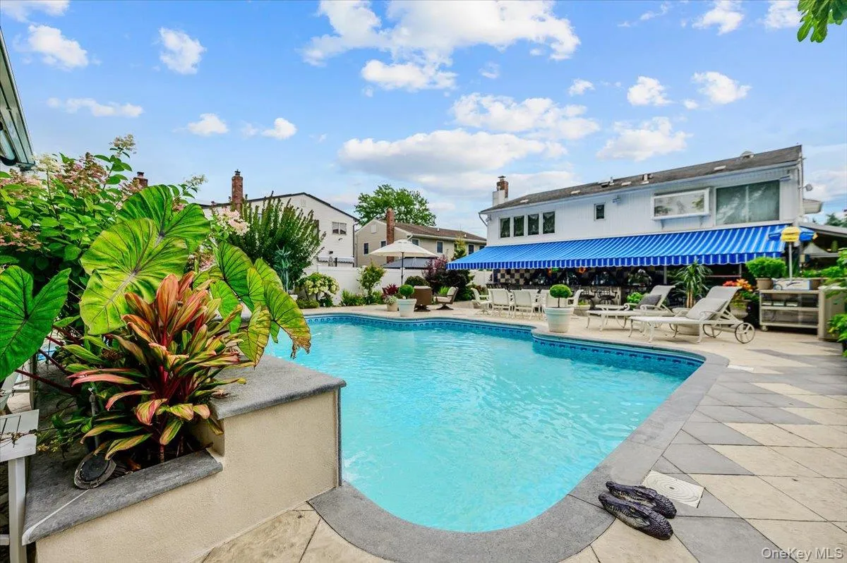 176 Main Street, Hempstead, NY, 3 Bedrooms Bedrooms, 9 Rooms Rooms,3 BathroomsBathrooms,Residential,For Rent,Main,0,1042919 176 Main Street, Hempstead, NY, 3 Bedrooms Bedrooms, 9 Rooms Rooms,3 BathroomsBathrooms,Residential,For Rent,Main,0,1042919
