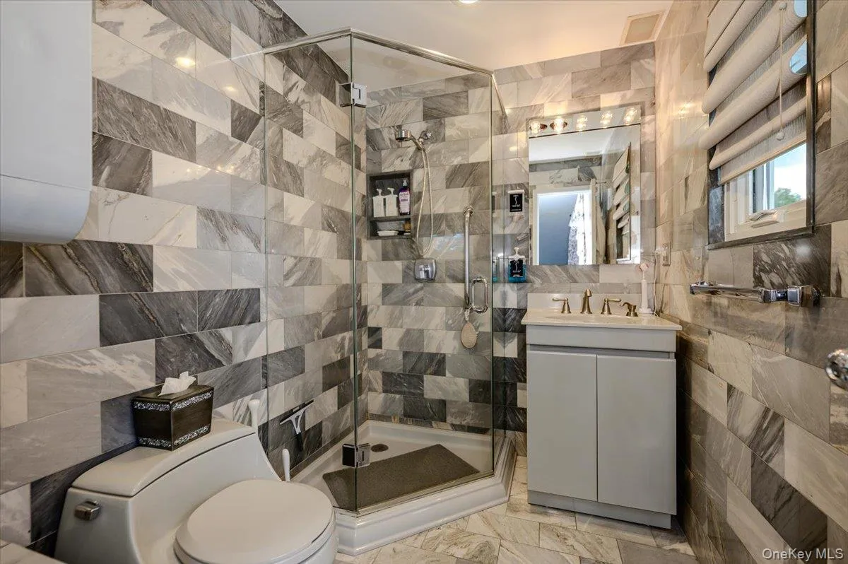 176 Main Street, Hempstead, NY, 3 Bedrooms Bedrooms, 9 Rooms Rooms,3 BathroomsBathrooms,Residential,For Rent,Main,0,1042919 176 Main Street, Hempstead, NY, 3 Bedrooms Bedrooms, 9 Rooms Rooms,3 BathroomsBathrooms,Residential,For Rent,Main,0,1042919