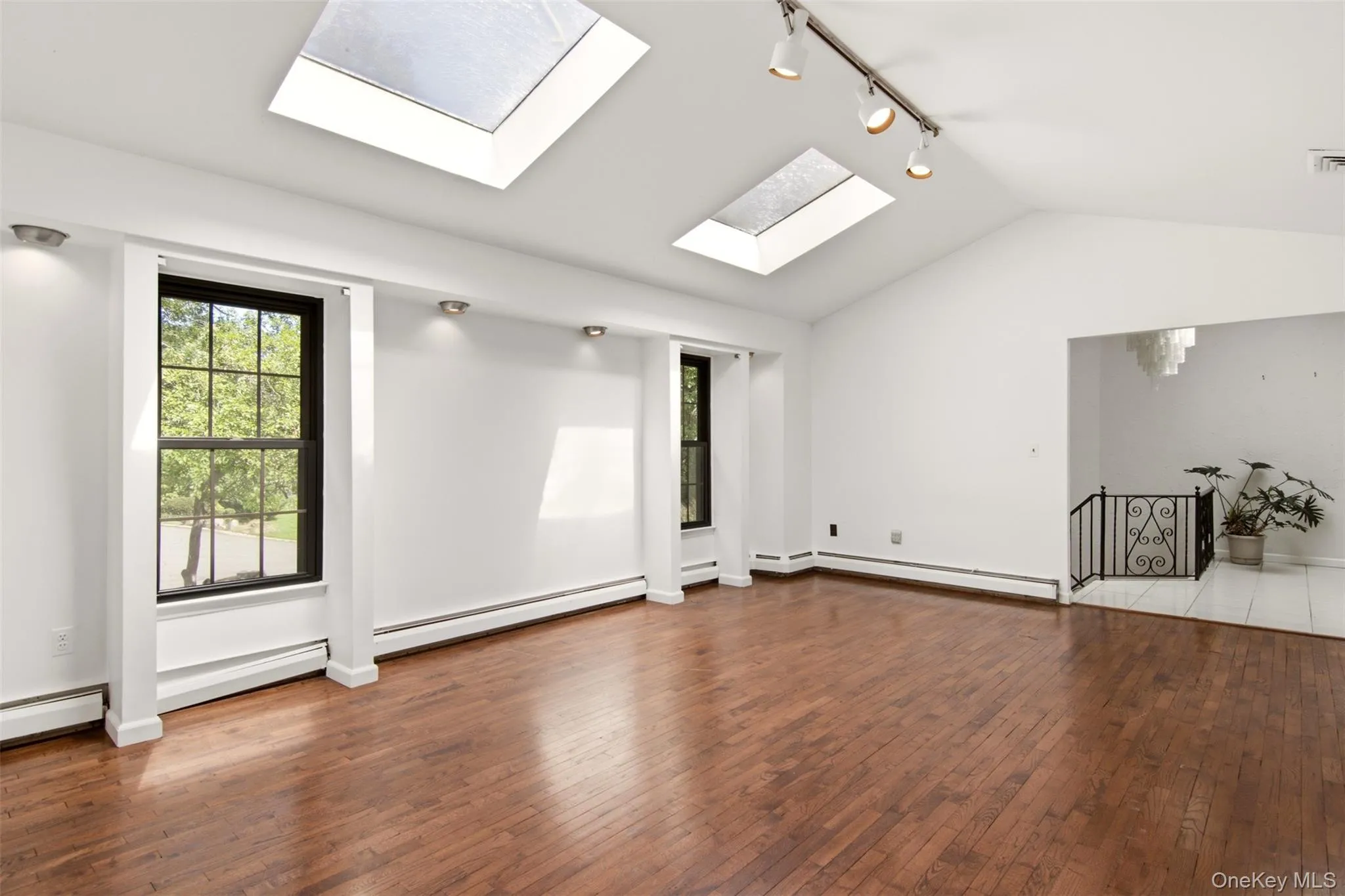 2 Cascade Court, Huntington, NY, 6 Bedrooms Bedrooms, 11 Rooms Rooms,3 BathroomsBathrooms,Residential,For Rent,Cascade,0,1042922 2 Cascade Court, Huntington, NY, 6 Bedrooms Bedrooms, 11 Rooms Rooms,3 BathroomsBathrooms,Residential,For Rent,Cascade,0,1042922