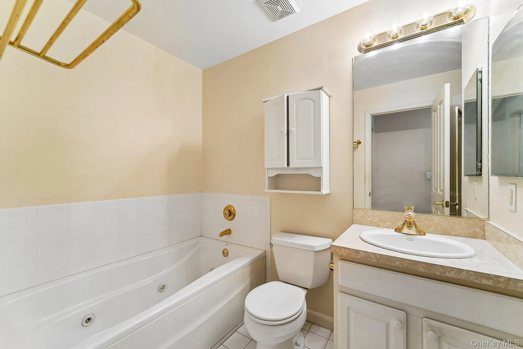 122 Crystal Hill Drive, Haverstraw, NY, 2 Bedrooms Bedrooms, 7 Rooms Rooms,1 BathroomBathrooms,Residential,For Rent,Crystal Hill,0,1042924 122 Crystal Hill Drive, Haverstraw, NY, 2 Bedrooms Bedrooms, 7 Rooms Rooms,1 BathroomBathrooms,Residential,For Rent,Crystal Hill,0,1042924